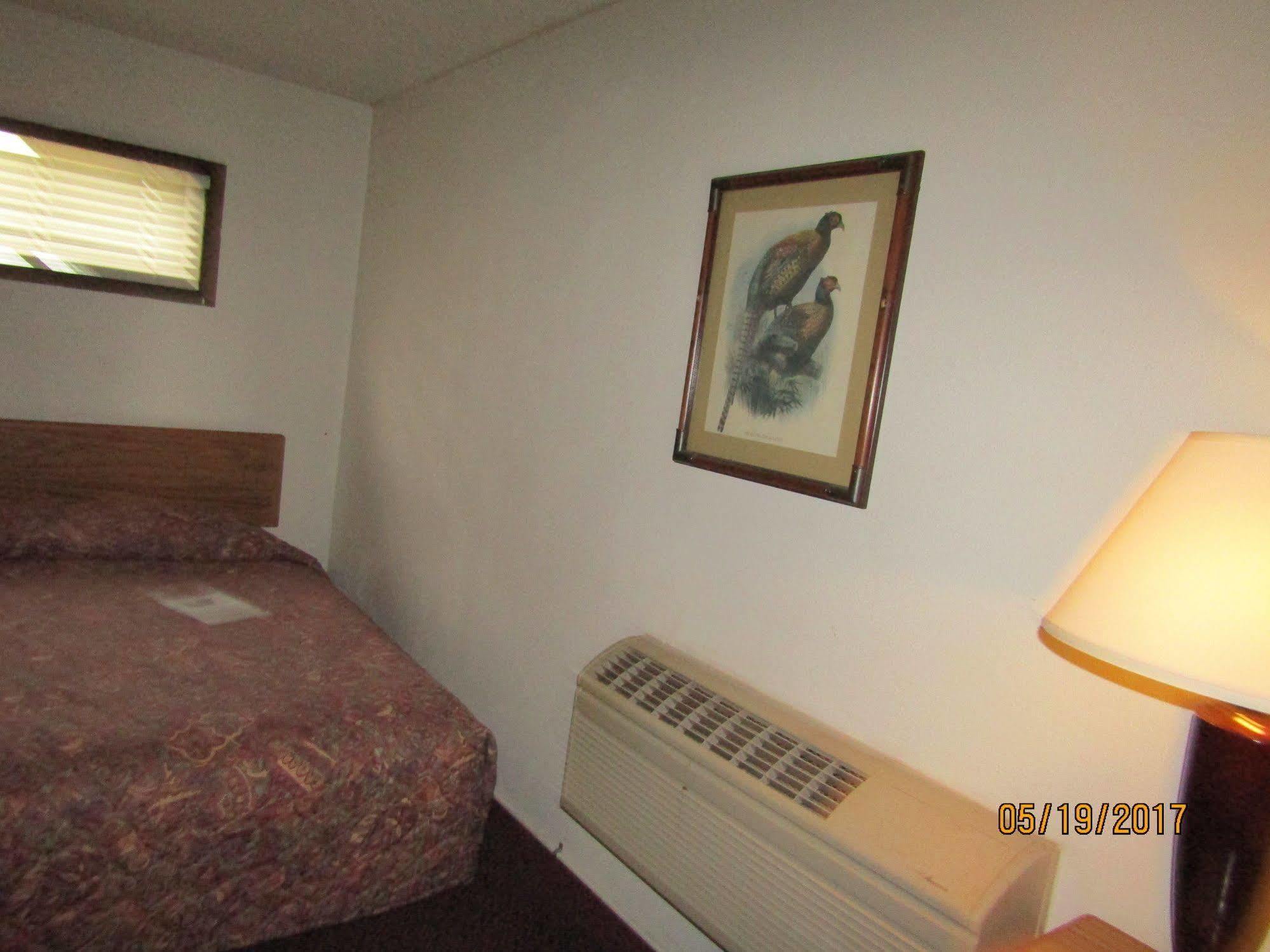Dakota Inn Huron Zewnętrze zdjęcie