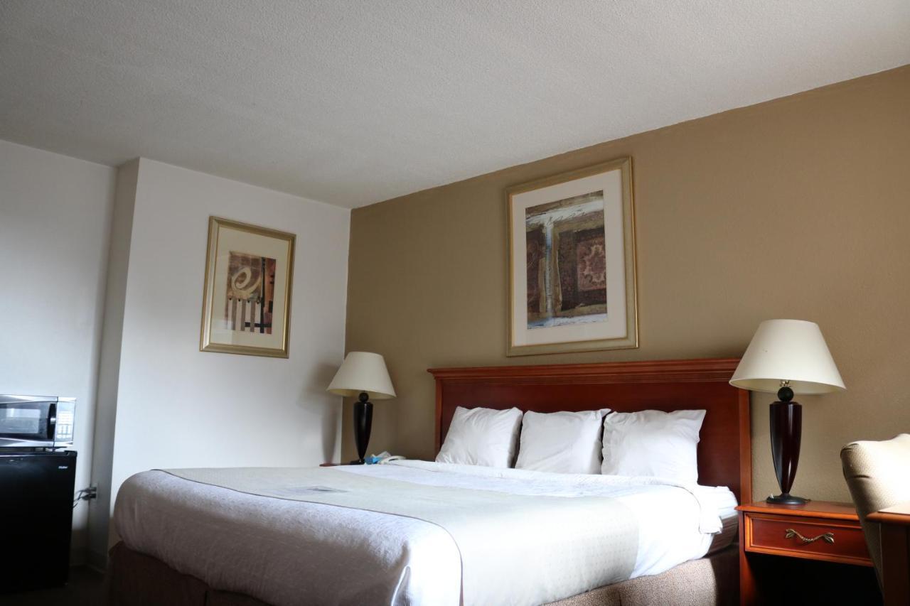 Dakota Inn Huron Zewnętrze zdjęcie